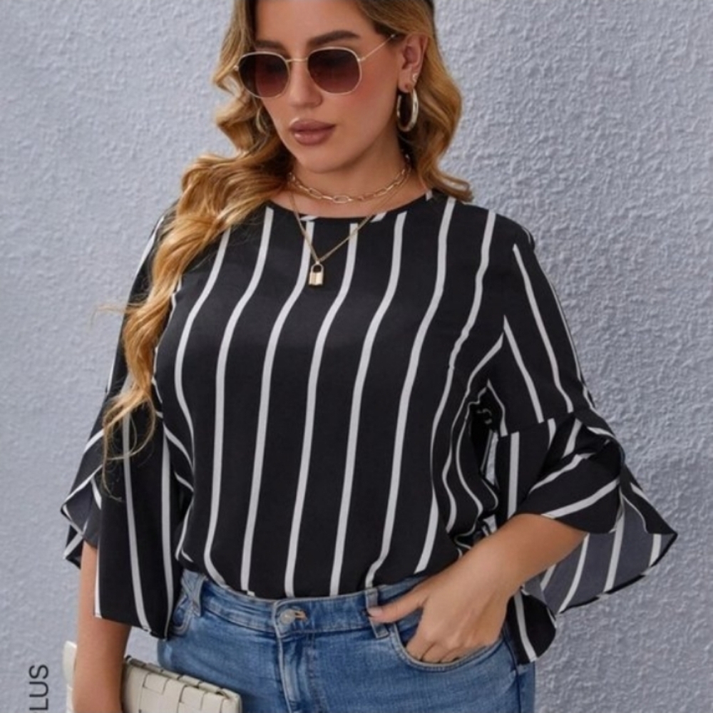💰 Shein blouse size 3XL.